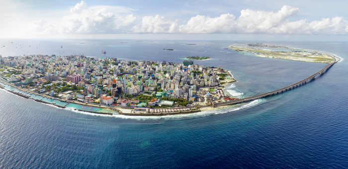 2018年8月22日，马尔代夫首都马累岛通过大桥与机场岛实现连接。王明亮 摄.jpg